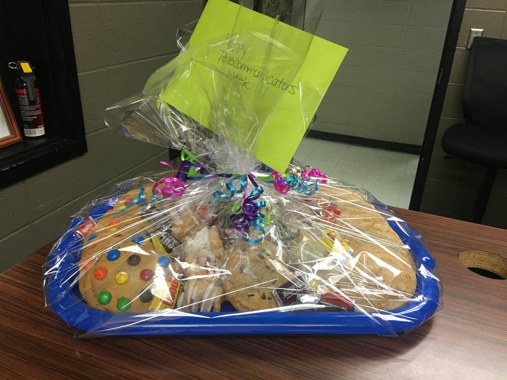 A decorated plate of cookies.