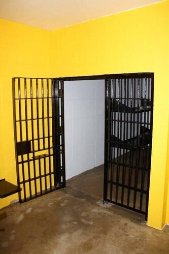 jail paint pic2